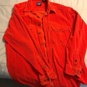 🔸VINTAGE🔸 90’s GAP corduroy button up shirt.